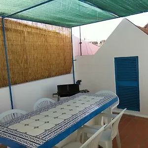  Сasa de vacaciones Typical House In The City Center